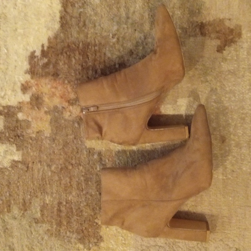 Tan pointy toe heels